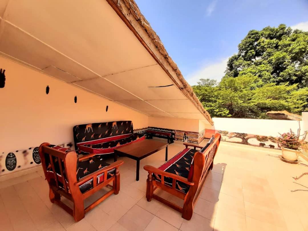 סרקונדה Casa Hotel Sinkiling Gambia מראה חיצוני תמונה
